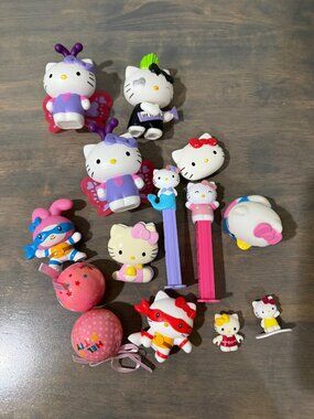 Lot 14 Pieces Sanrio Hello Kitty Toys Small Plastic Party Toys Clip Pez